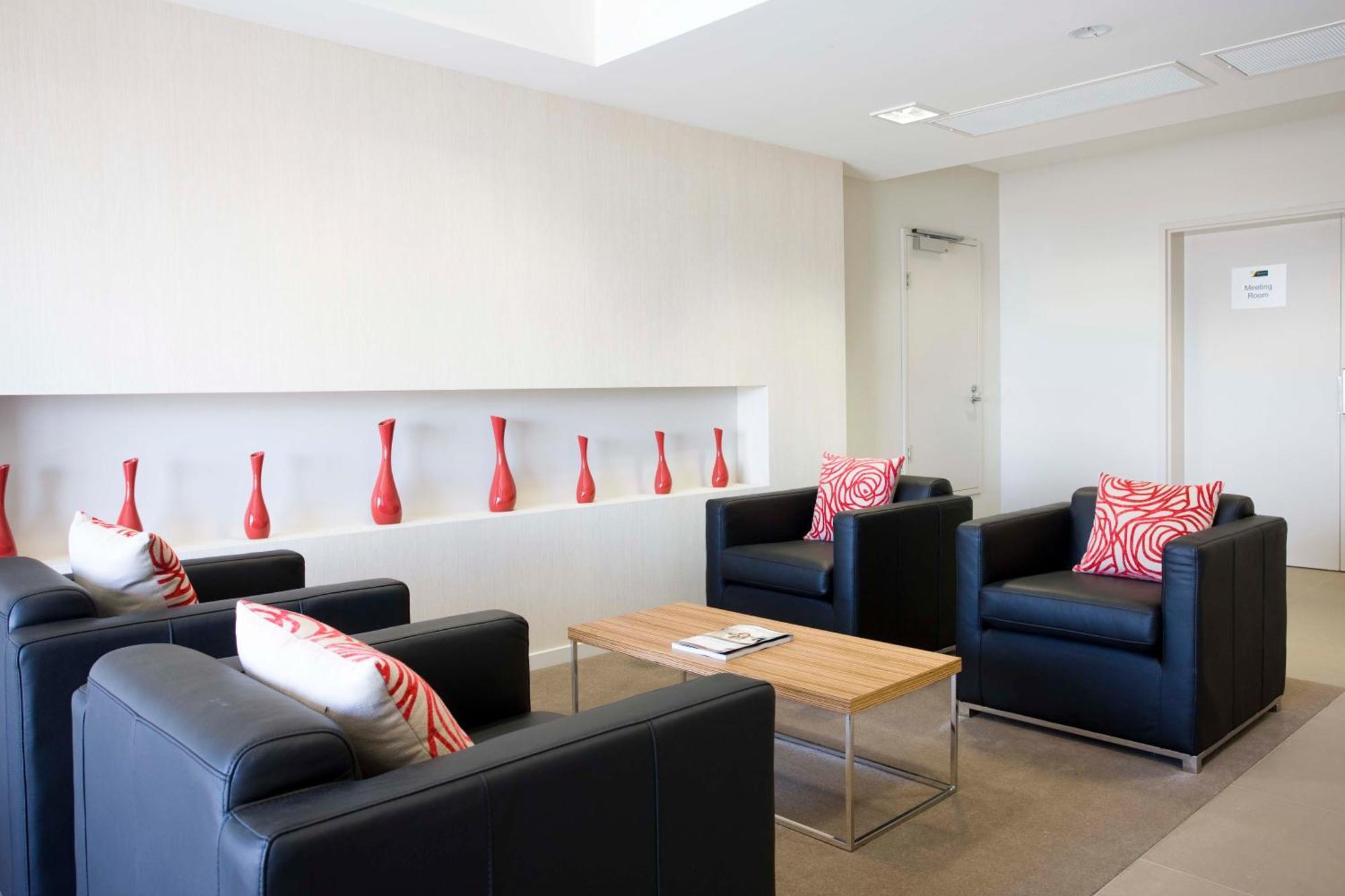 Gladstone Downtown Central Apartment Hotel Official Интериор снимка
