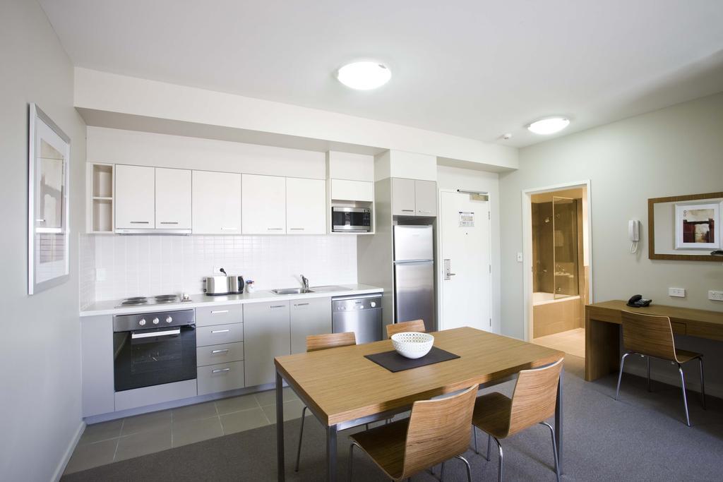 Gladstone Downtown Central Apartment Hotel Official Стая снимка