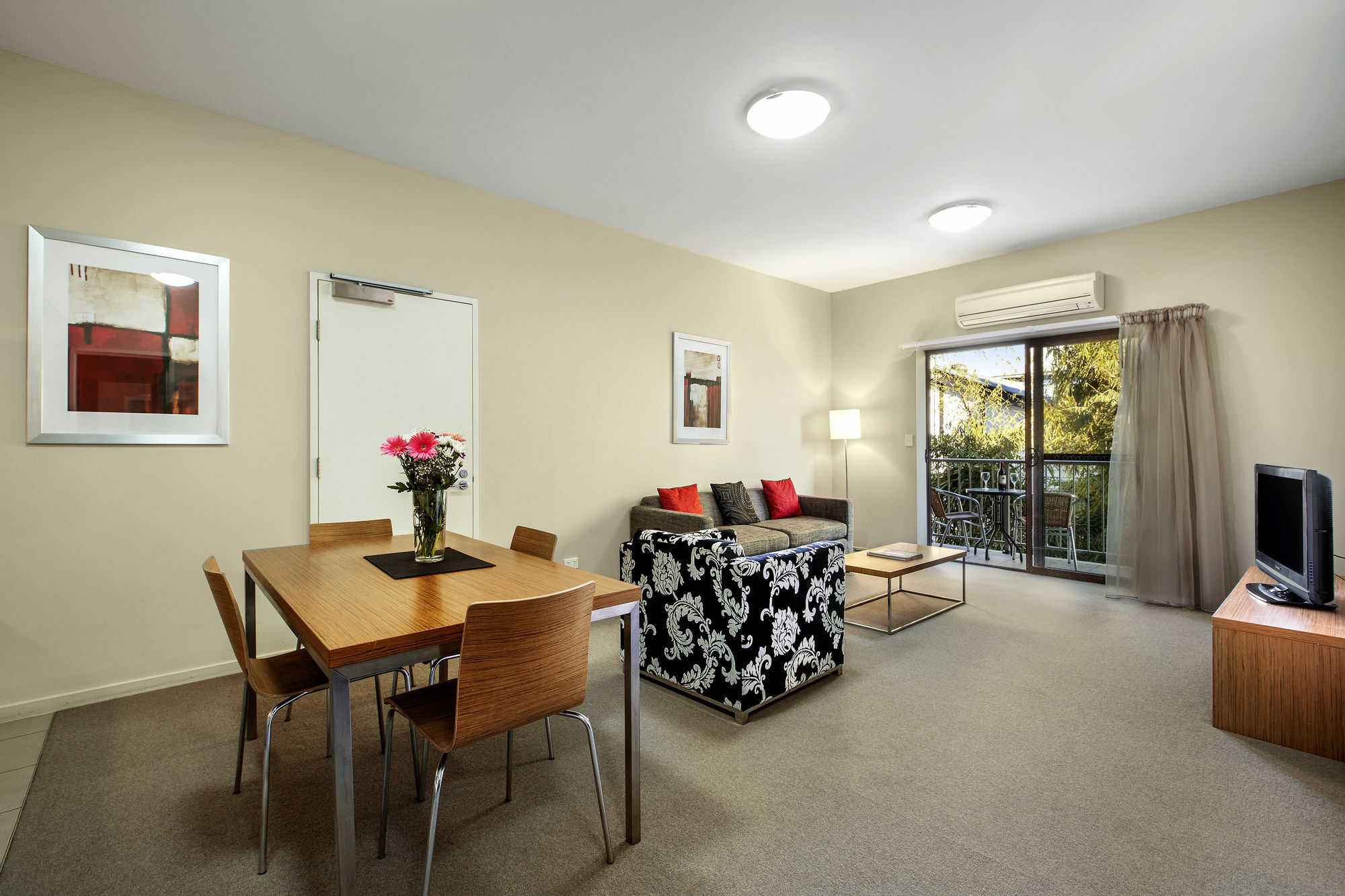 Gladstone Downtown Central Apartment Hotel Official Екстериор снимка