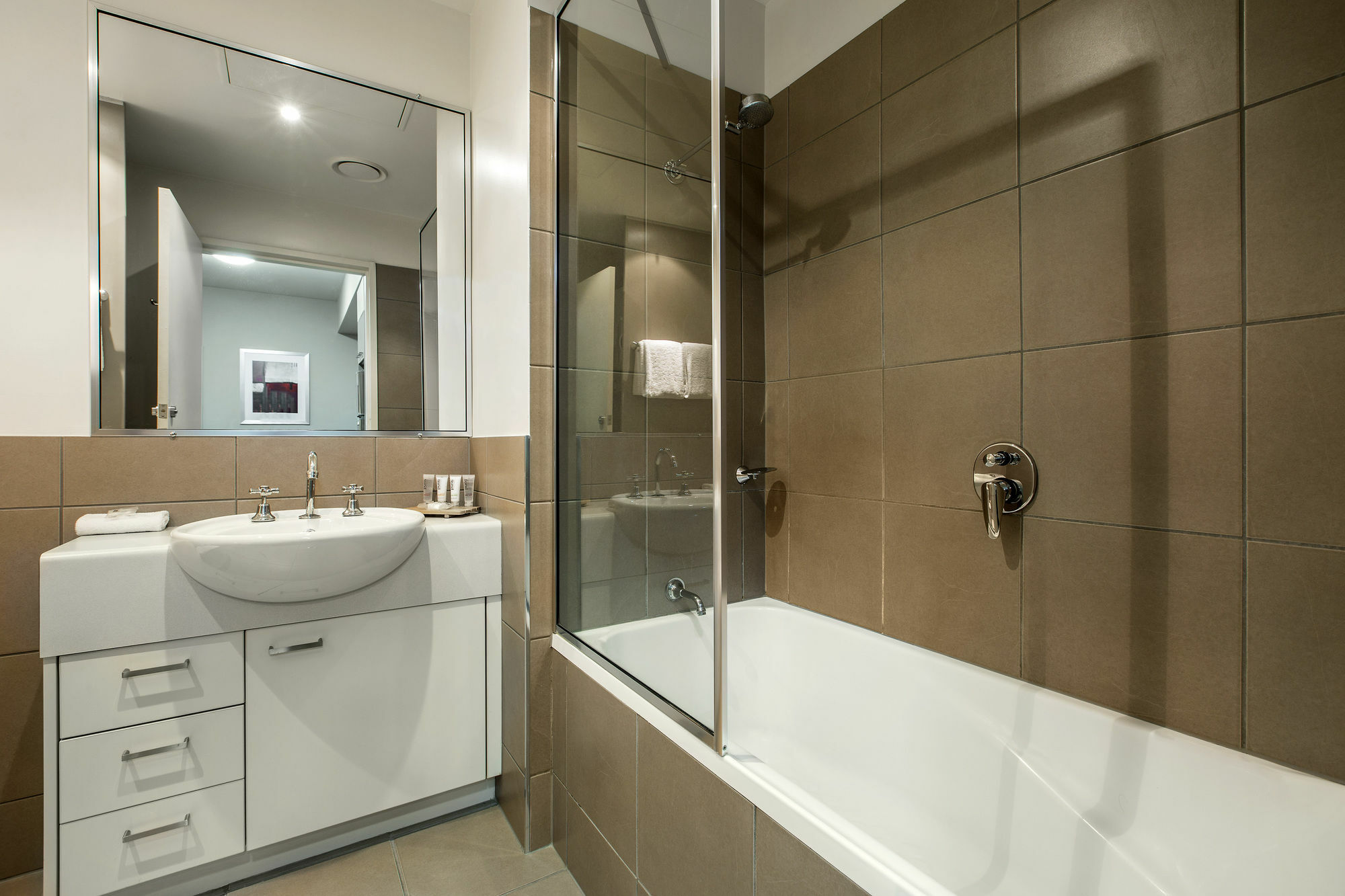 Gladstone Downtown Central Apartment Hotel Official Екстериор снимка